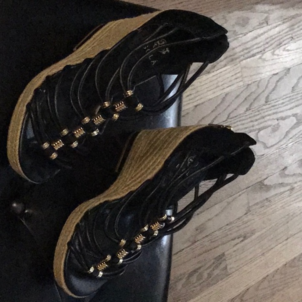 Isola wedges